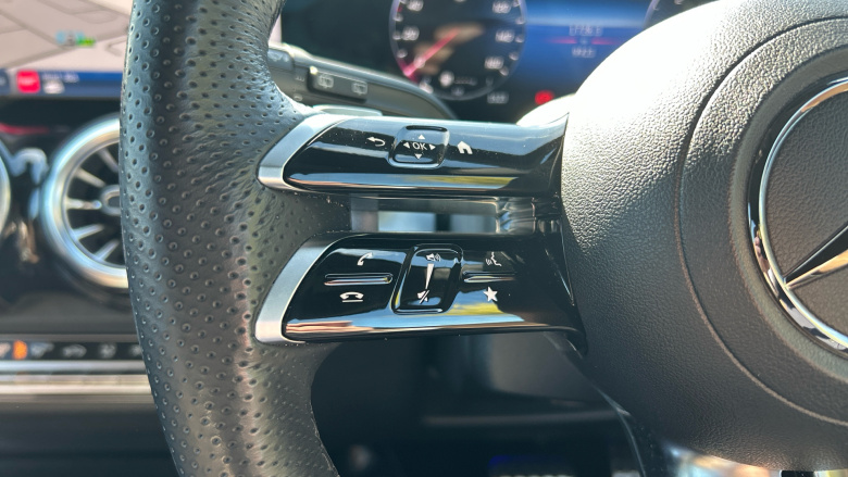 Mercedes-Benz GLB 220d 4Matic AMG Line Premium 5dr 8G-Tronic Diesel Estate